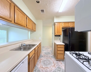 6711 Prairie Village Drive - Photo Thumbnail 3