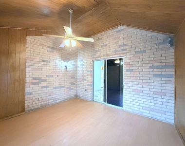 6711 Prairie Village Drive - Photo Thumbnail 18