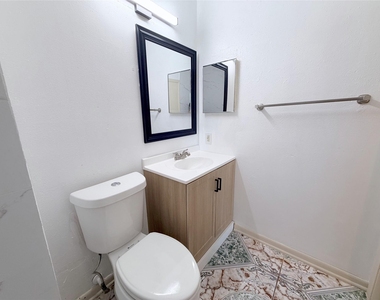 6711 Prairie Village Drive - Photo Thumbnail 11