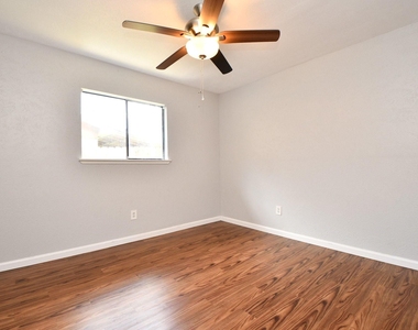 4935 Gretna Green Drive - Photo Thumbnail 15