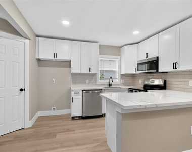 6909 Anderson Street - Photo Thumbnail 6