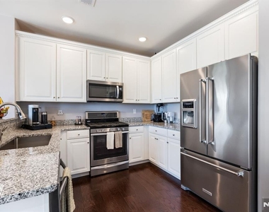 107 Wesmont - Photo Thumbnail 7