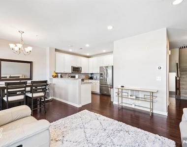 107 Wesmont - Photo Thumbnail 5