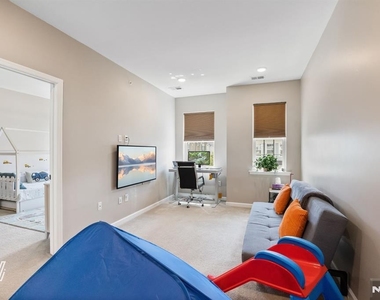 107 Wesmont - Photo Thumbnail 22