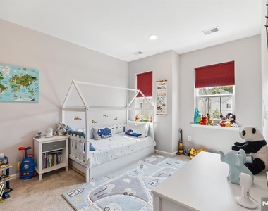 107 Wesmont - Photo Thumbnail 26