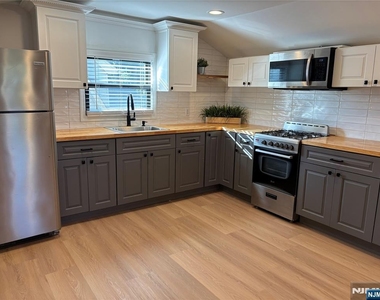 45 Fairmount - Photo Thumbnail 10