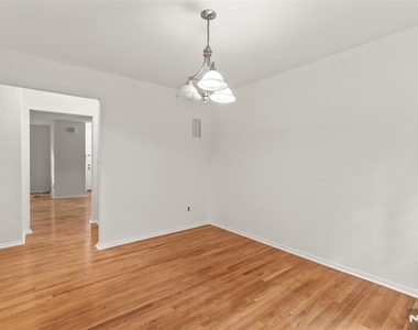 87 Poplar - Photo Thumbnail 7