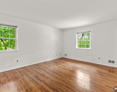 87 Poplar - Photo Thumbnail 13