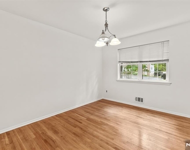 87 Poplar - Photo Thumbnail 6