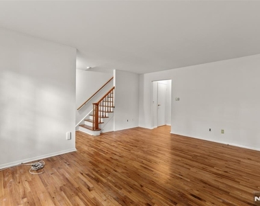 87 Poplar - Photo Thumbnail 5