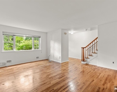 87 Poplar - Photo Thumbnail 3