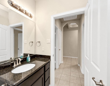 3058 Winterberry Lane - Photo Thumbnail 16