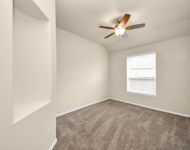 3058 Winterberry Lane - Photo Thumbnail 14
