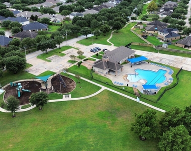 3058 Winterberry Lane - Photo Thumbnail 23