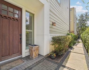 2421 Beall Street - Photo Thumbnail 7
