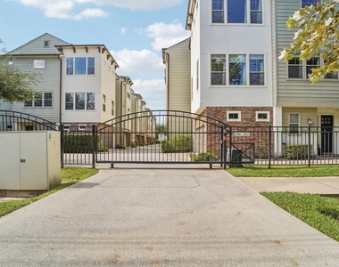 2421 Beall Street - Photo Thumbnail 31