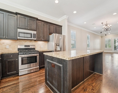 2421 Beall Street - Photo Thumbnail 14