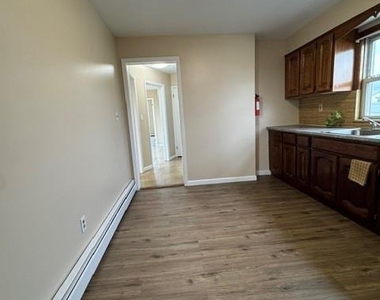307 Chestnut - Photo Thumbnail 8
