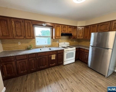 307 Chestnut - Photo Thumbnail 7