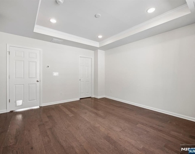 18 Litchfield - Photo Thumbnail 34