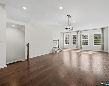 18 Litchfield - Photo Thumbnail 18