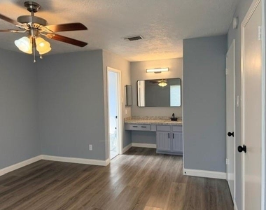7202 Zieglers Grove - Photo Thumbnail 19