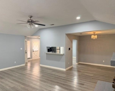 7202 Zieglers Grove - Photo Thumbnail 3