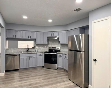 7202 Zieglers Grove - Photo Thumbnail 7