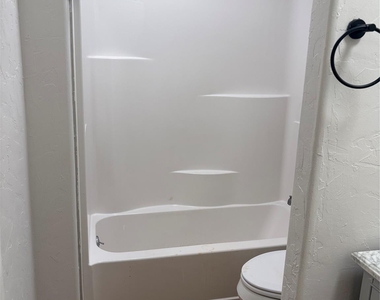 1209 N Roberson Street - Photo Thumbnail 13