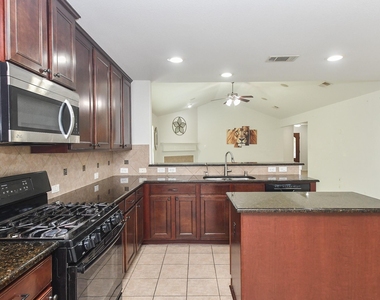 18302 Mable Pond Ln - Photo Thumbnail 9