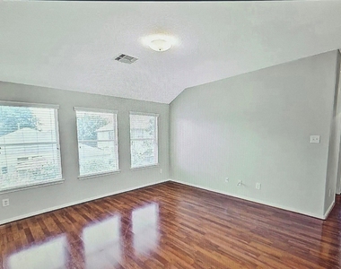 2931 Auburn Falls Lane - Photo Thumbnail 8