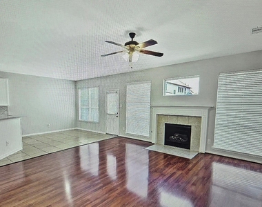 2931 Auburn Falls Lane - Photo Thumbnail 6