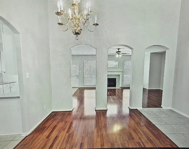 2931 Auburn Falls Lane - Photo Thumbnail 5