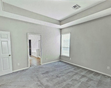2931 Auburn Falls Lane - Photo Thumbnail 15