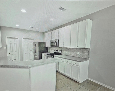2931 Auburn Falls Lane - Photo Thumbnail 13