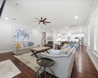 315 E 24th Street - Photo Thumbnail 7