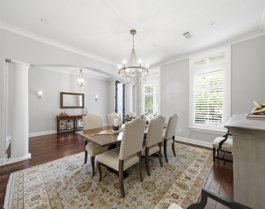 315 E 24th Street - Photo Thumbnail 13