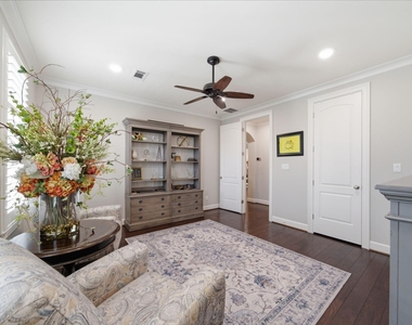 315 E 24th Street - Photo Thumbnail 18