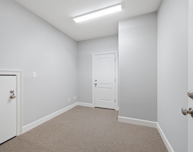 315 E 24th Street - Photo Thumbnail 31