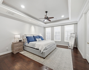 315 E 24th Street - Photo Thumbnail 21