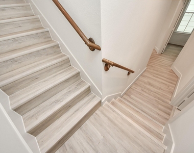 5218 Burress Springs Lane - Photo Thumbnail 9