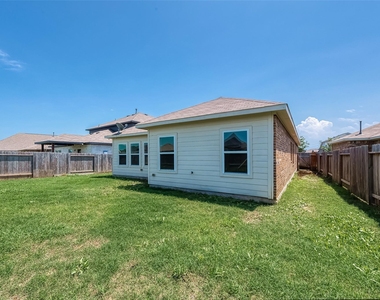 4435 Painted Bunting Lane - Photo Thumbnail 32