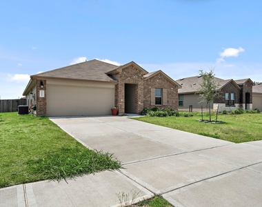 1610 Chase Anchor Court - Photo Thumbnail 3