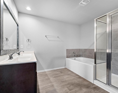 1610 Chase Anchor Court - Photo Thumbnail 17