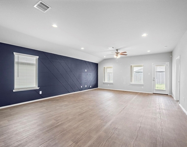 1610 Chase Anchor Court - Photo Thumbnail 4