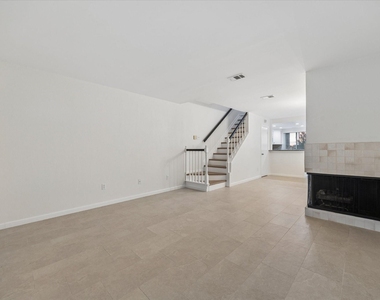 2808 Grants Lake Boulevard - Photo Thumbnail 3