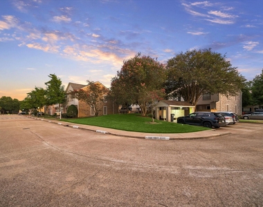 2808 Grants Lake Boulevard - Photo Thumbnail 14