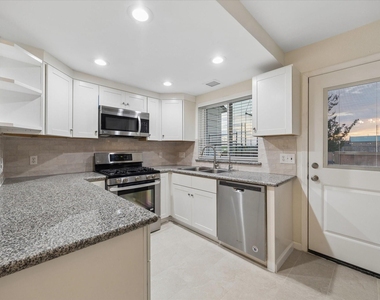 2808 Grants Lake Boulevard - Photo Thumbnail 4
