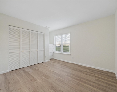 2808 Grants Lake Boulevard - Photo Thumbnail 8