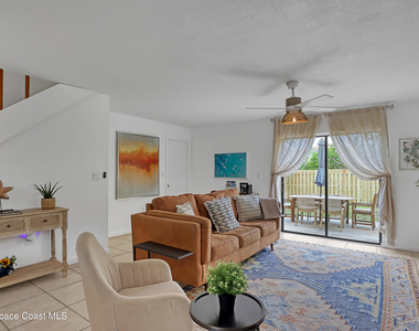 212 S Brevard Avenue S - Photo Thumbnail 1